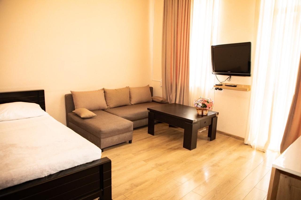 Natali Hotell Tbilisi Exteriör bild